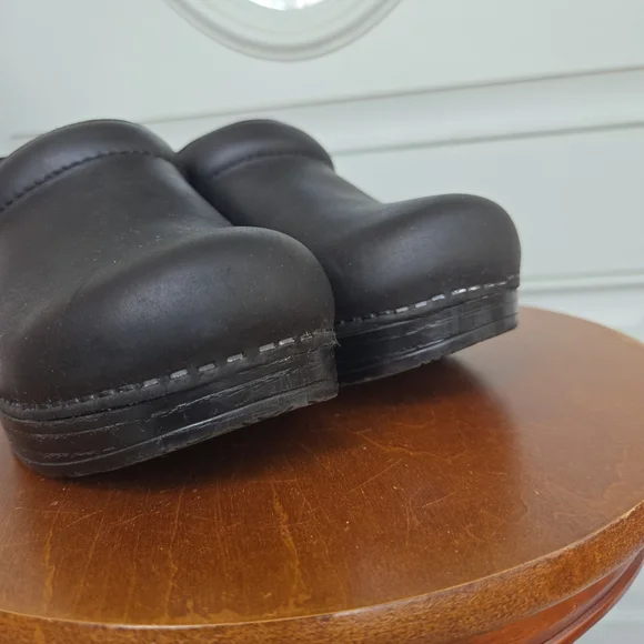 Dansko Professional Black Leather Clogd - Picture 4 of 8
